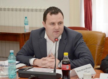 Deputat, condamnat după ce şi-a angajat părinţii